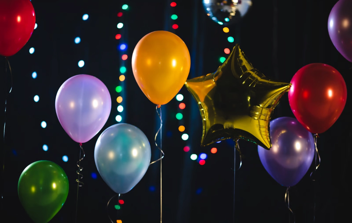 Baloons on strings